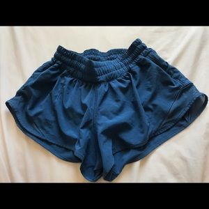 lululemon "hotty hot short" size 2